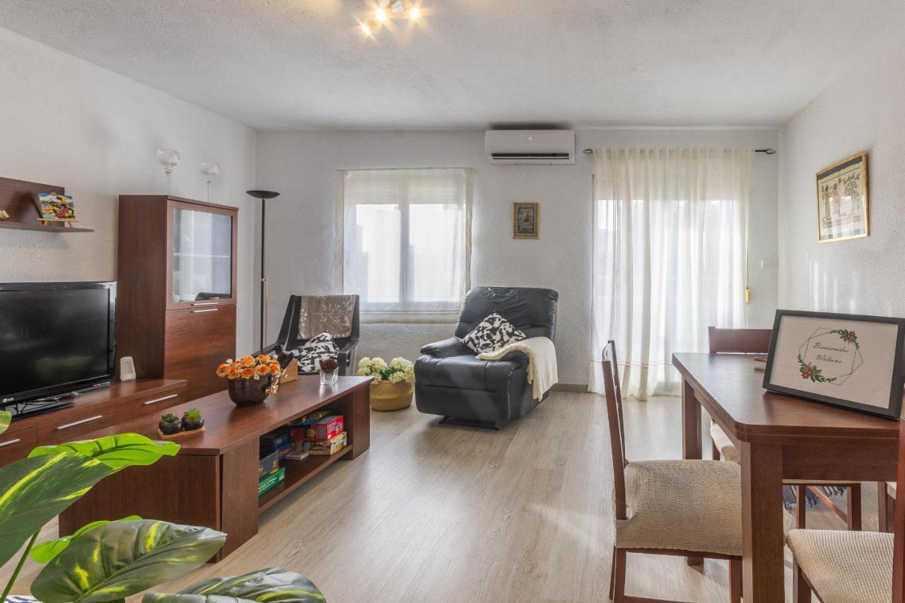 Апартаменти 2Br Flat - Aircon - 5 Min Walk To Benidorm Beach Екстер'єр фото