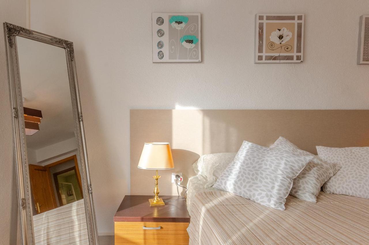 Апартаменти 2Br Flat - Aircon - 5 Min Walk To Benidorm Beach Екстер'єр фото
